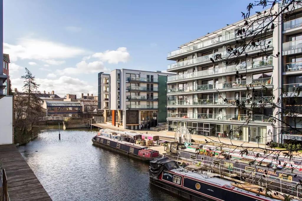 Canal-Side Apartment In Shoreditch London Exterior photo